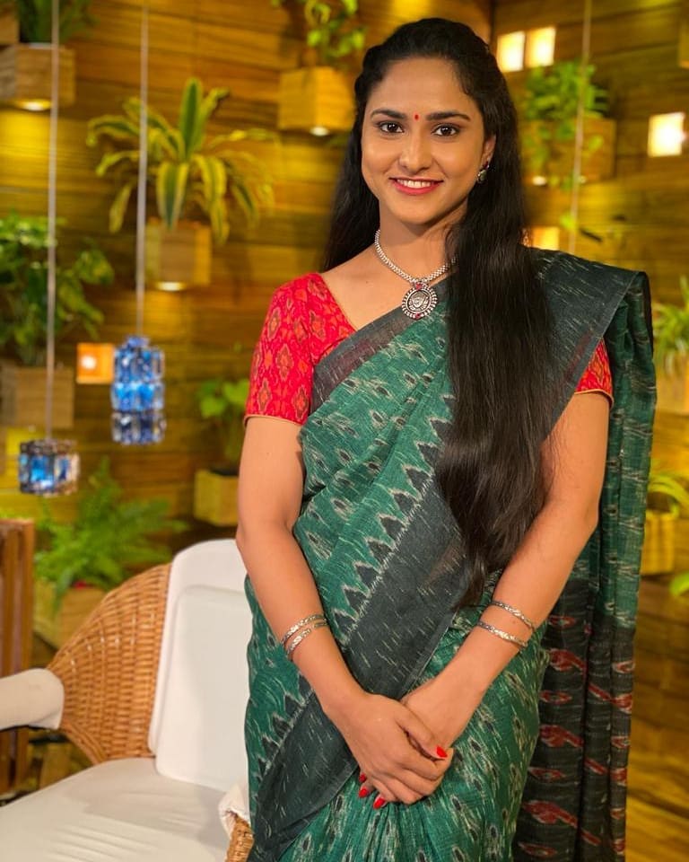 Zee Telugu Tv Anchor Kasi Annapurna In Green Saree Blouse